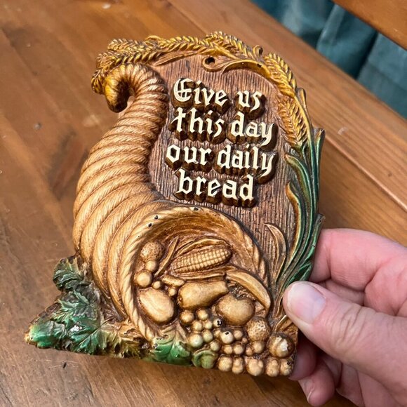 Vintage  napkin letter holder With "Give Us This Day Our Daily Bread" Engraving - Picture 8 of 8